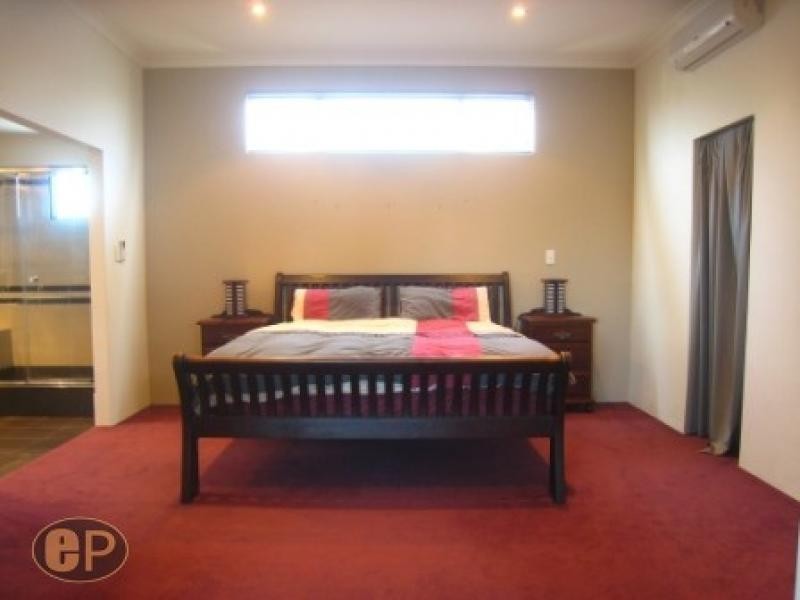 32 Gillon Street, Karawara WA 6152