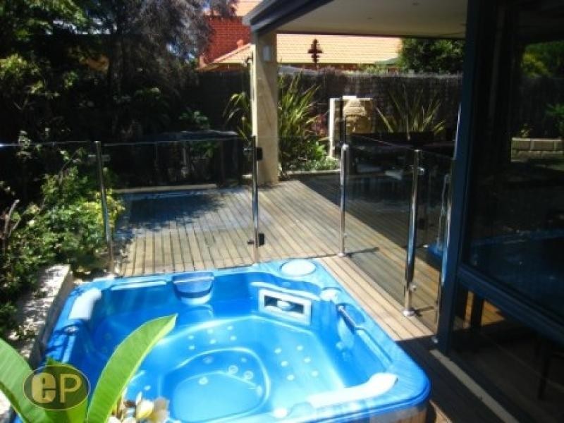 32 Gillon Street, Karawara WA 6152