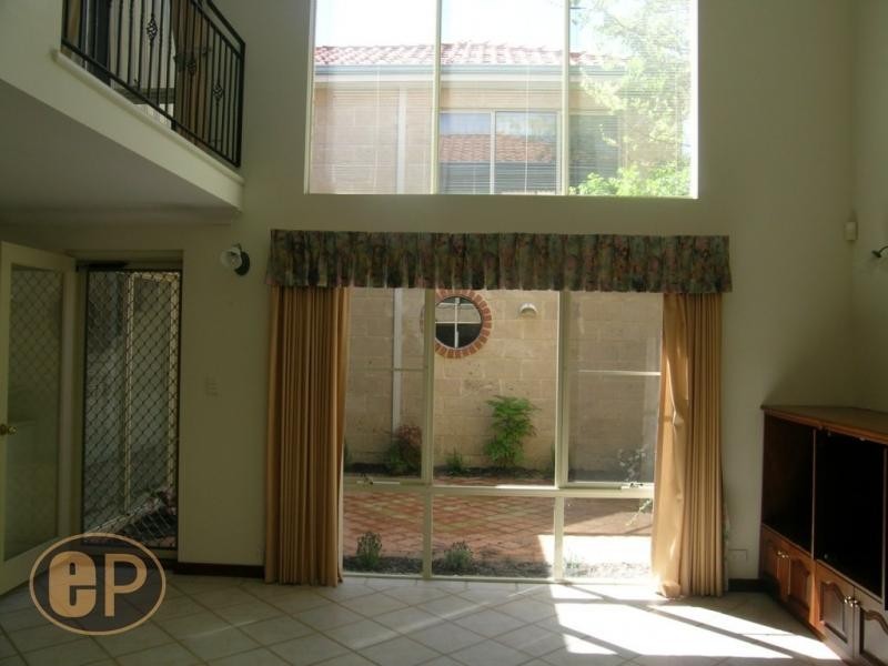 2/15 Renwick Street, South Perth WA 6151