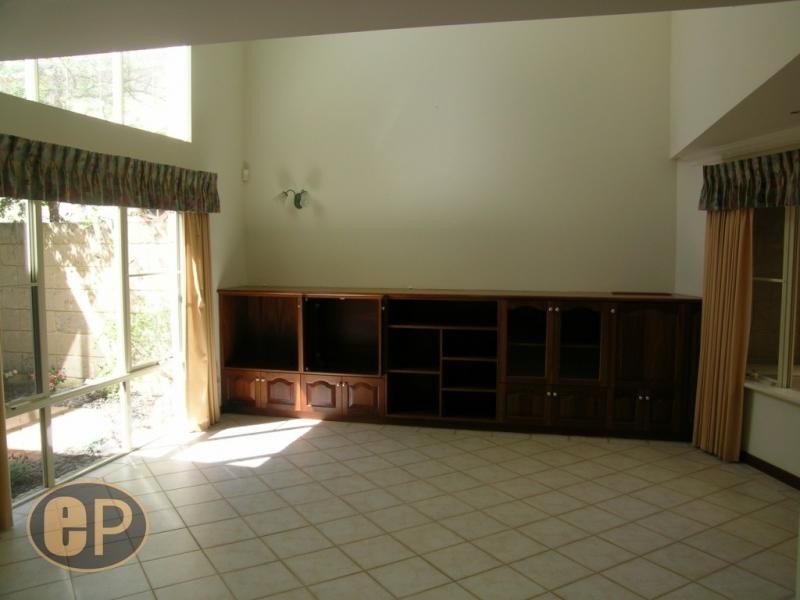 2/15 Renwick Street, South Perth WA 6151