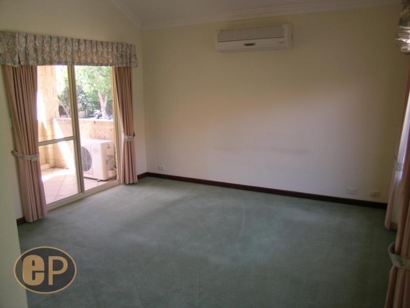 2/15 Renwick Street, South Perth WA 6151