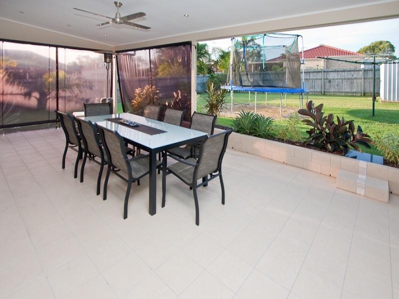 63 Solandra Circuit, Regents Park QLD 4118
