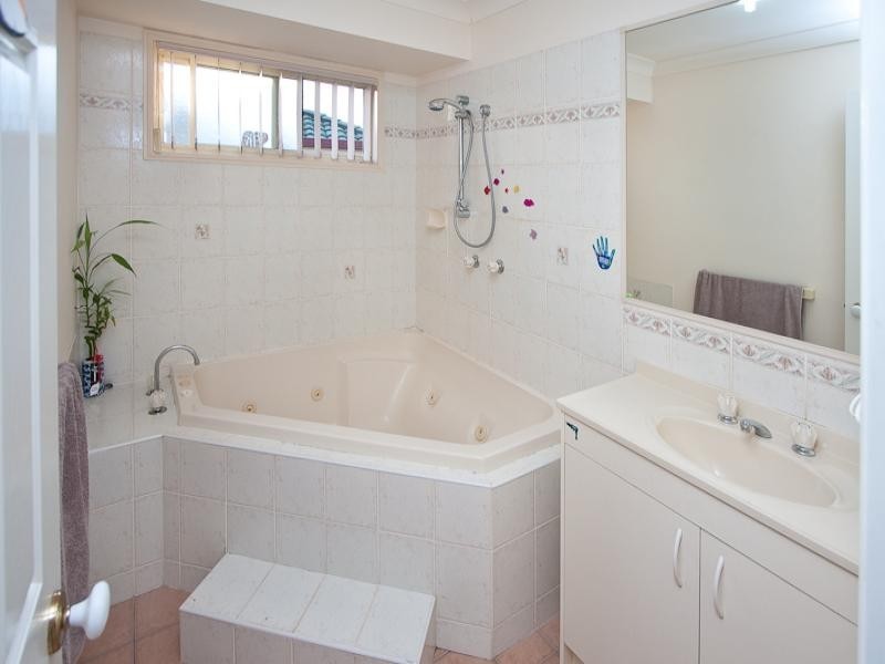 63 Solandra Circuit, Regents Park QLD 4118