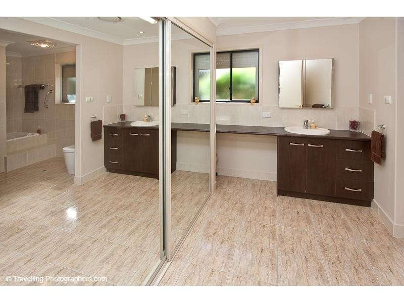 29 Bywater Street, Hillcrest QLD 4118
