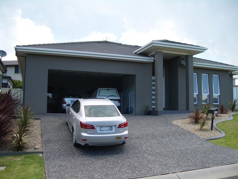 15 Wandella Crescent, Flinders NSW 2529