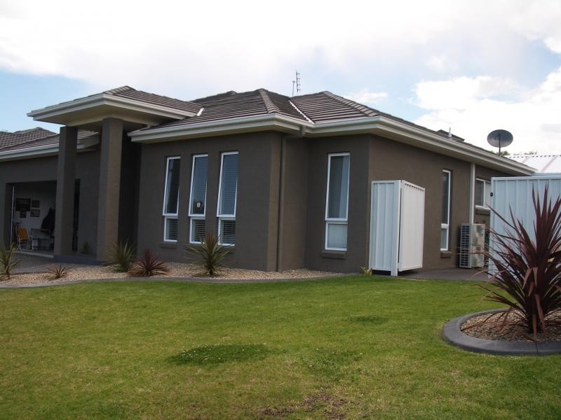 15 Wandella Crescent, Flinders NSW 2529