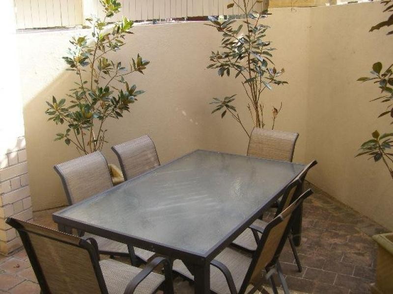 64/1 OLIVIA LANE, Surry Hills NSW 2010