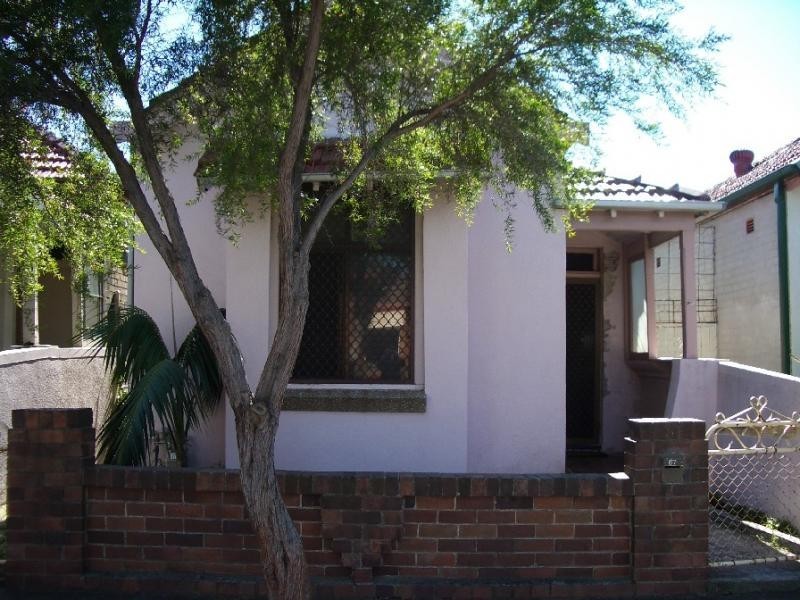 67 station st west, St Peters NSW 2044