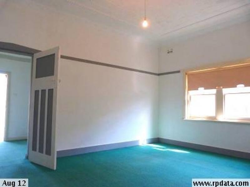 13 cronulla avenue, Carlton NSW 2218