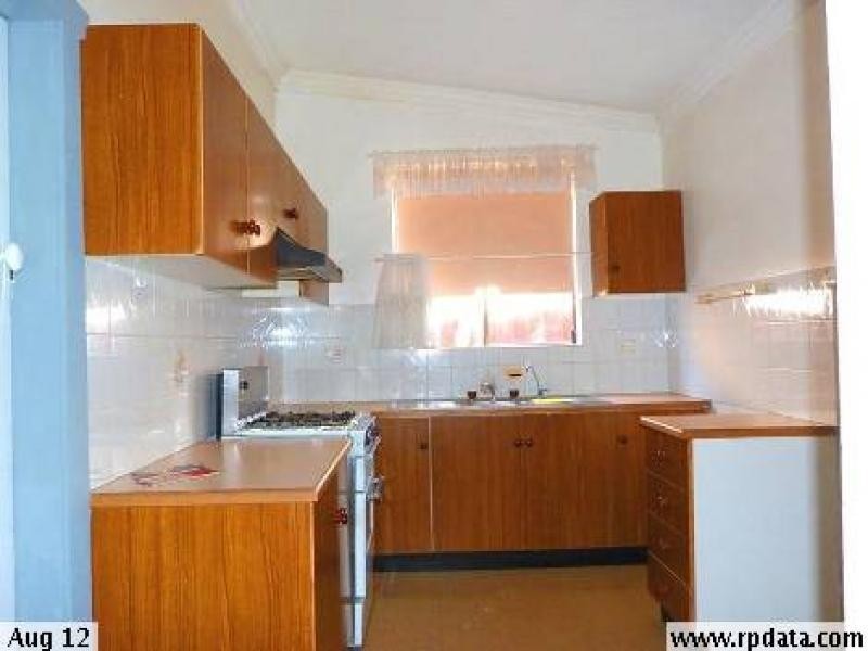 13 cronulla avenue, Carlton NSW 2218