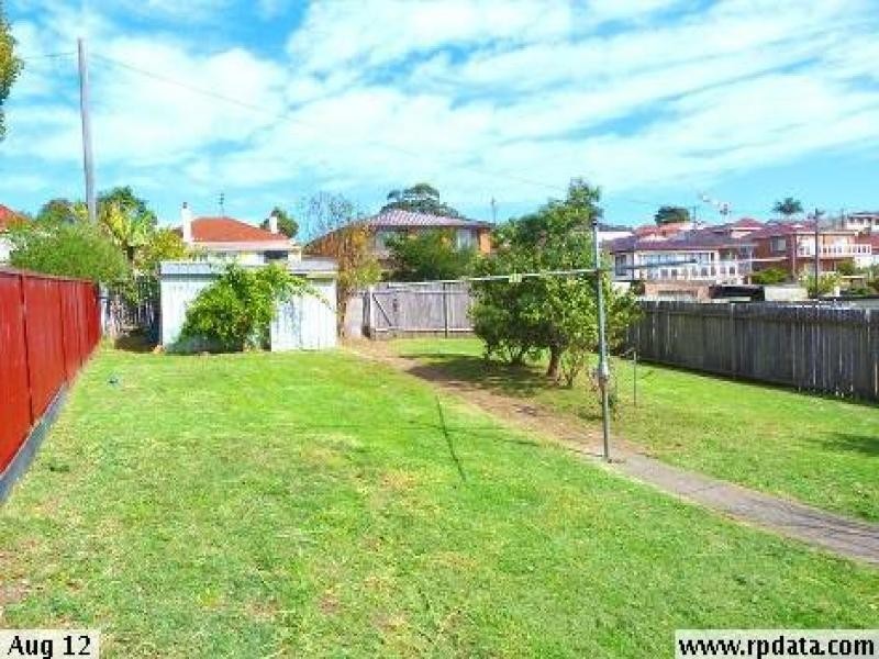 13 cronulla avenue, Carlton NSW 2218