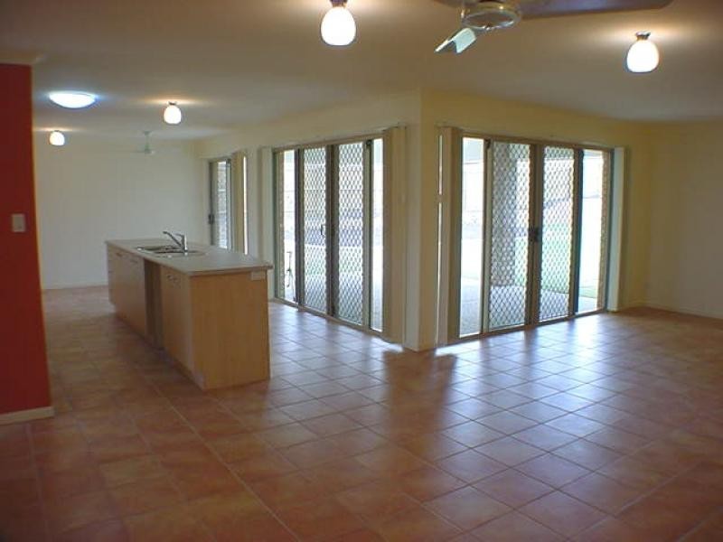 Flinders View QLD 4305