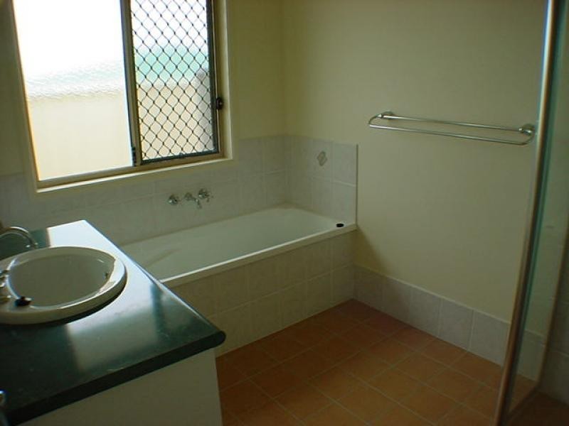Flinders View QLD 4305