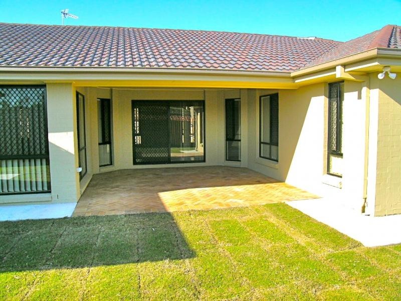 Pacific Pines QLD 4211