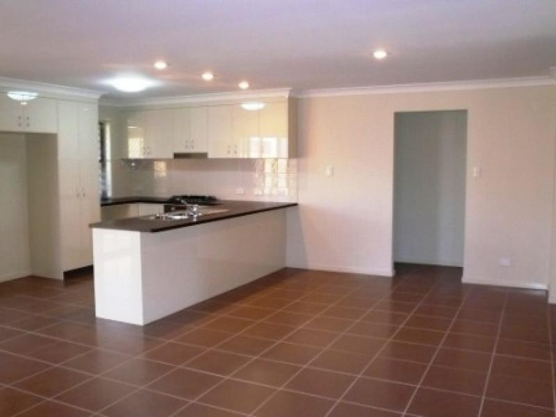 Flinders View QLD 4305