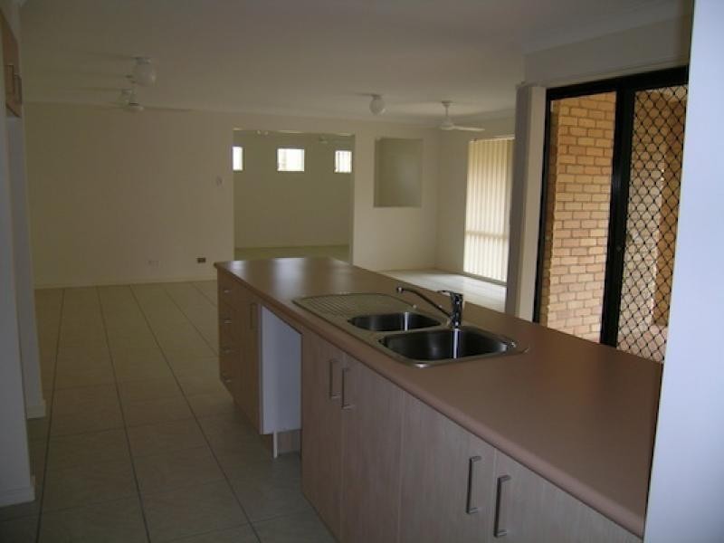 Flinders View QLD 4305