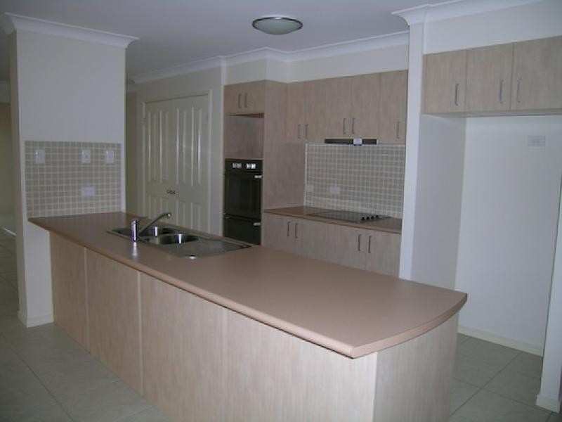 Flinders View QLD 4305