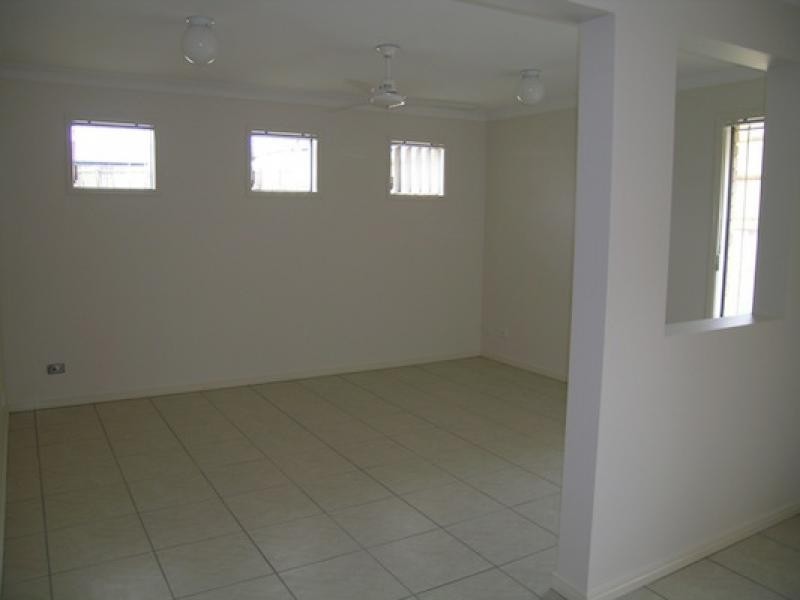 Flinders View QLD 4305