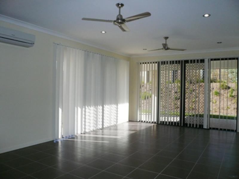 Flinders View QLD 4305