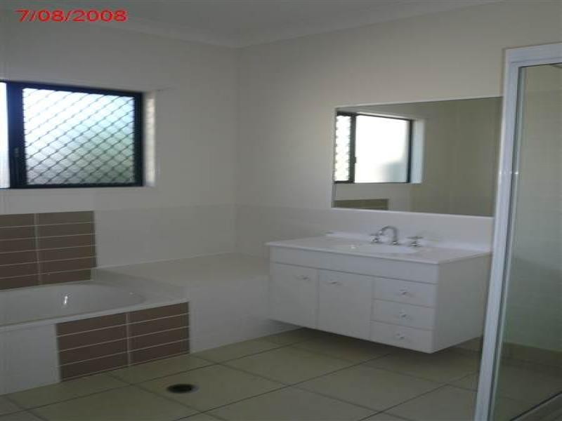 Kirwan QLD 4817