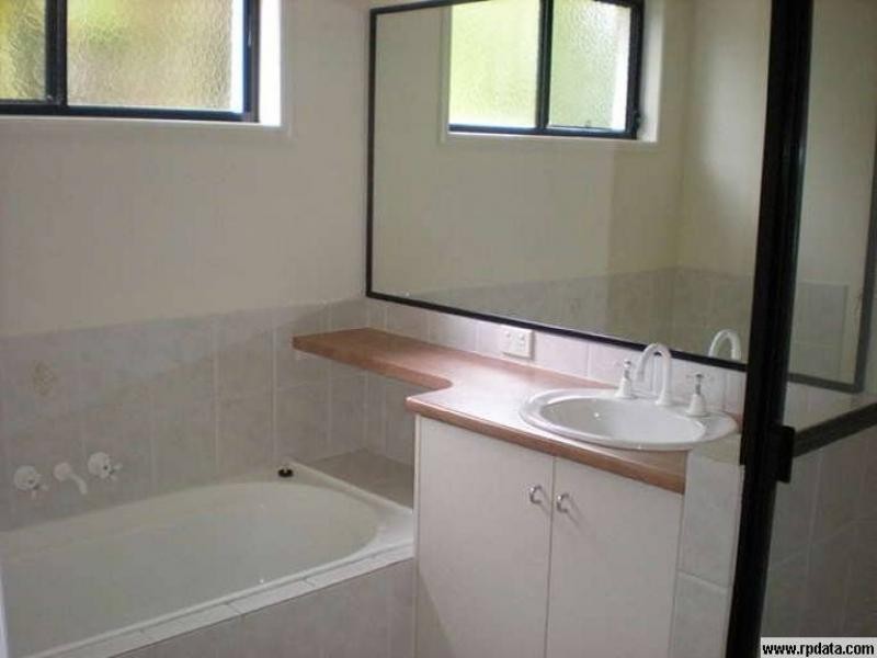 5 Lowe Court, Noosaville QLD 4566