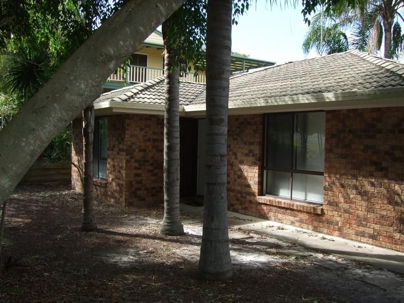 6 Bertrand Road, Sunrise Beach QLD 4567