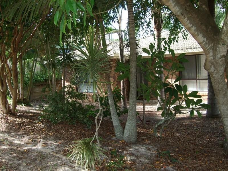 6 Bertrand Road, Sunrise Beach QLD 4567