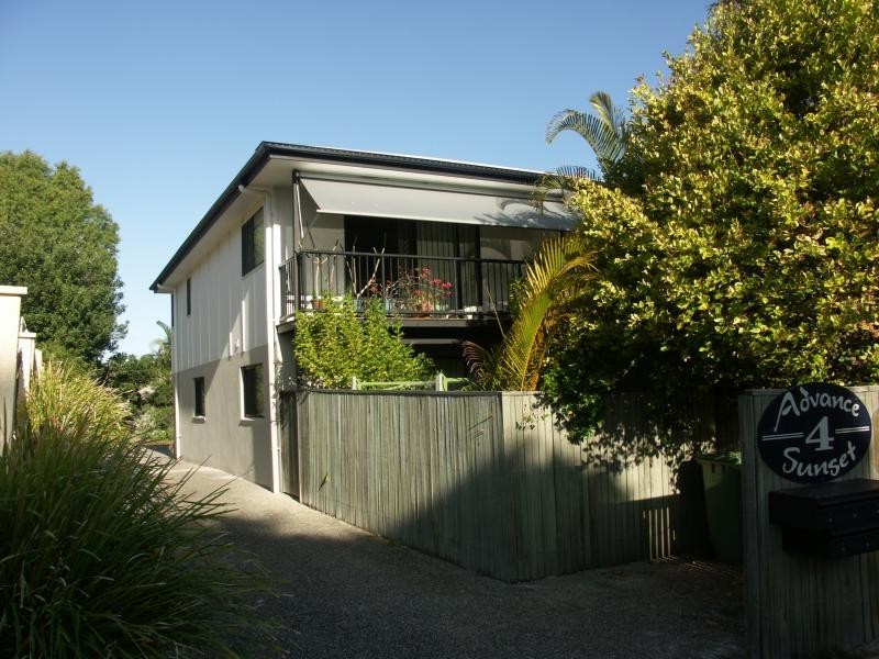 3/4 Advance Place, Sunrise Beach QLD 4567