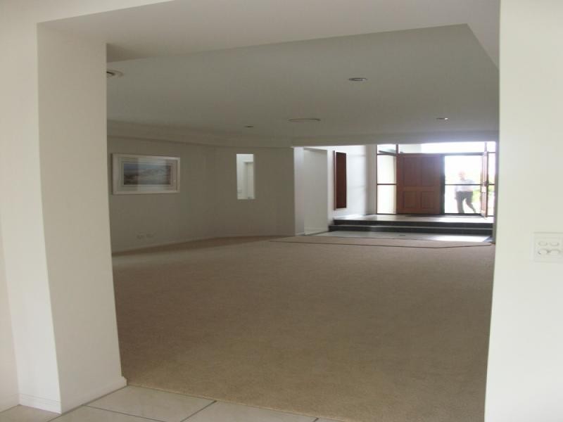 16 Greenside Court, Peregian Springs QLD 4573