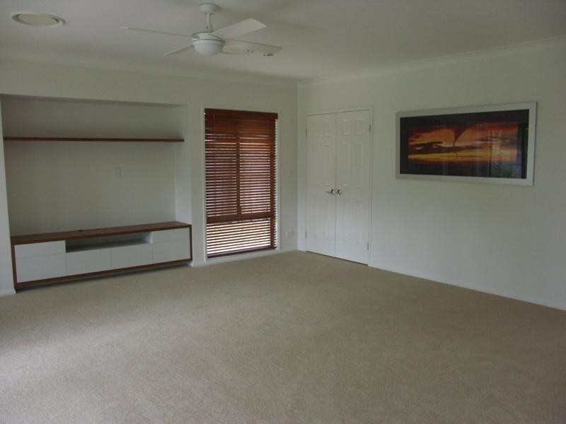 16 Greenside Court, Peregian Springs QLD 4573