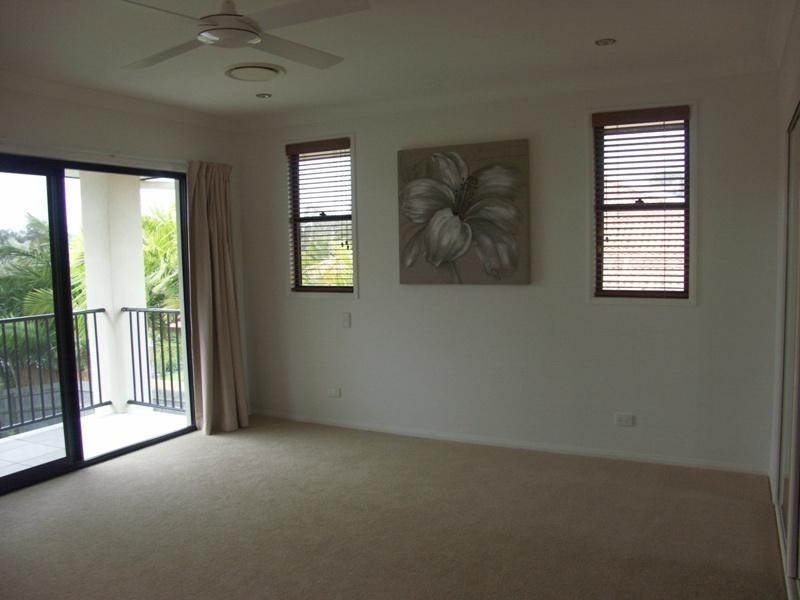 16 Greenside Court, Peregian Springs QLD 4573