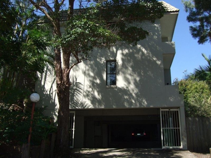 3/4 Berrima Row, Noosa Heads QLD 4567