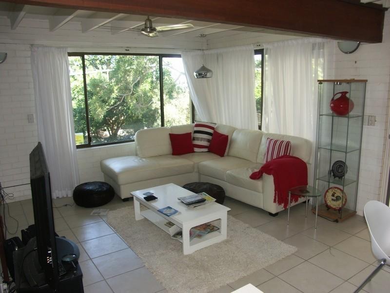 1/11 Bottlebrush Avenue, Noosa Heads QLD 4567