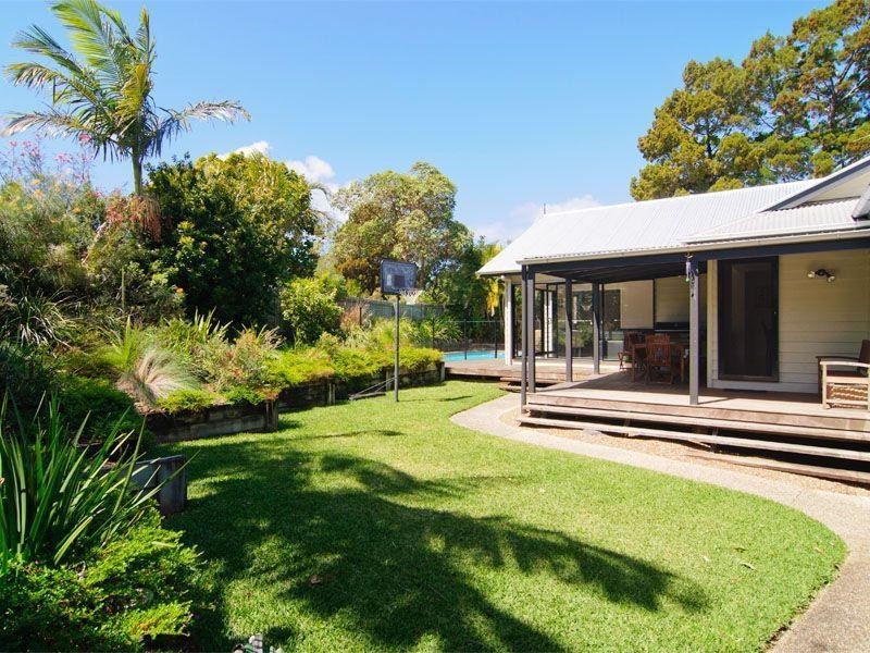 1 Moonare Crescent, Noosa Heads QLD 4567