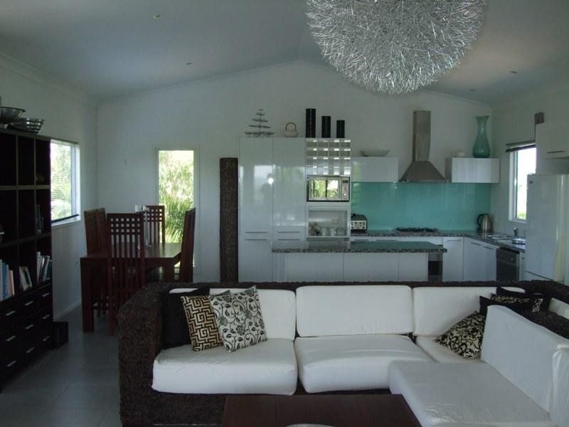 45 Southern Cross Parade, Sunrise Beach QLD 4567