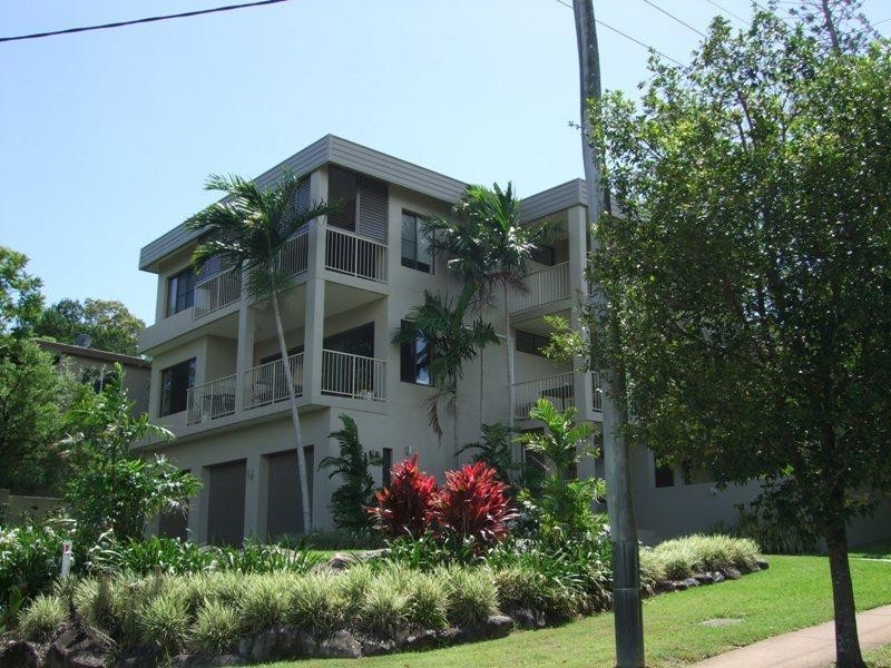 3/2 Attunga Heights, Noosa Heads QLD 4567