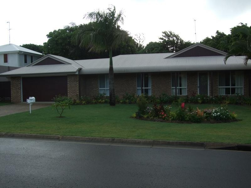 6 Rainbow Crescent, Sunrise Beach QLD 4567