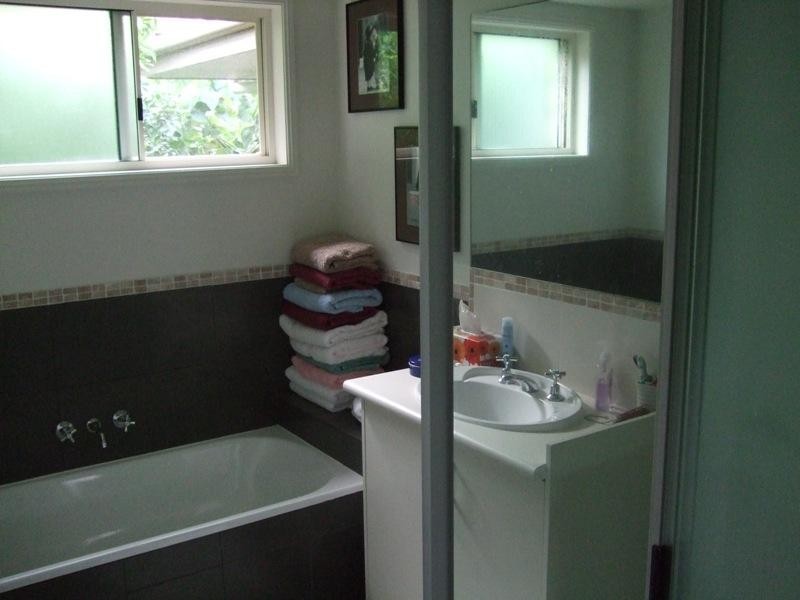 6 Rainbow Crescent, Sunrise Beach QLD 4567