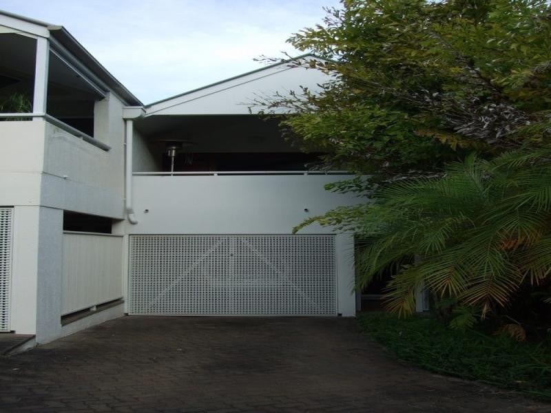 3/2-10 Banksia Avenue, Noosa Heads QLD 4567