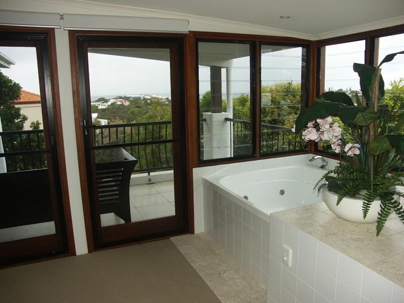 17 Captains Court, Sunrise Beach QLD 4567