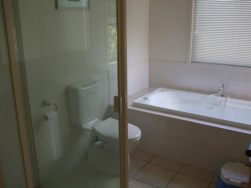 1/64 Southern Cross Parade, Sunrise Beach QLD 4567