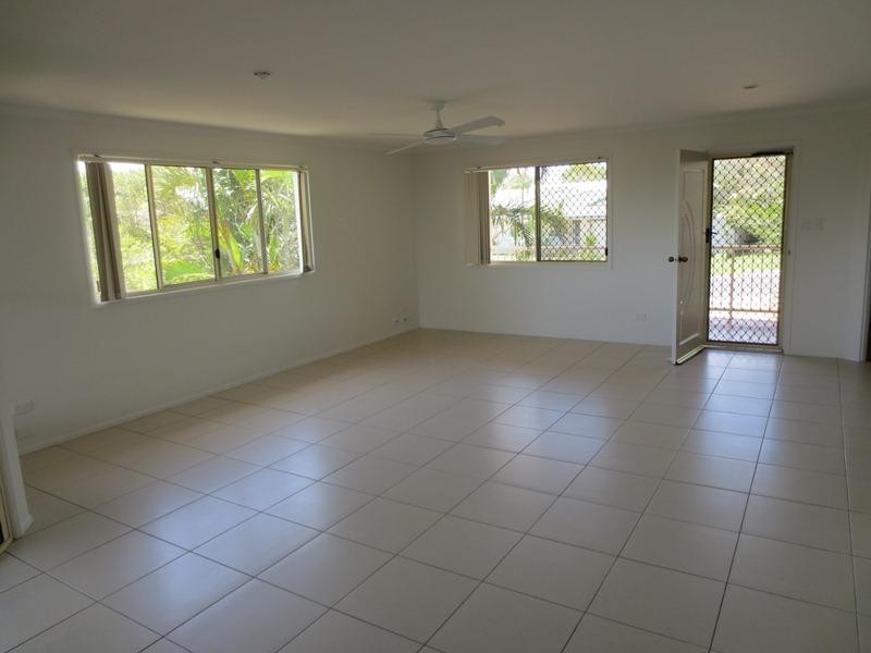 4 Maheno Court, Sunrise Beach QLD 4567