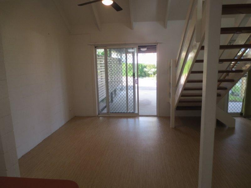 2/8 Pacific Avenue, Sunshine Beach QLD 4567