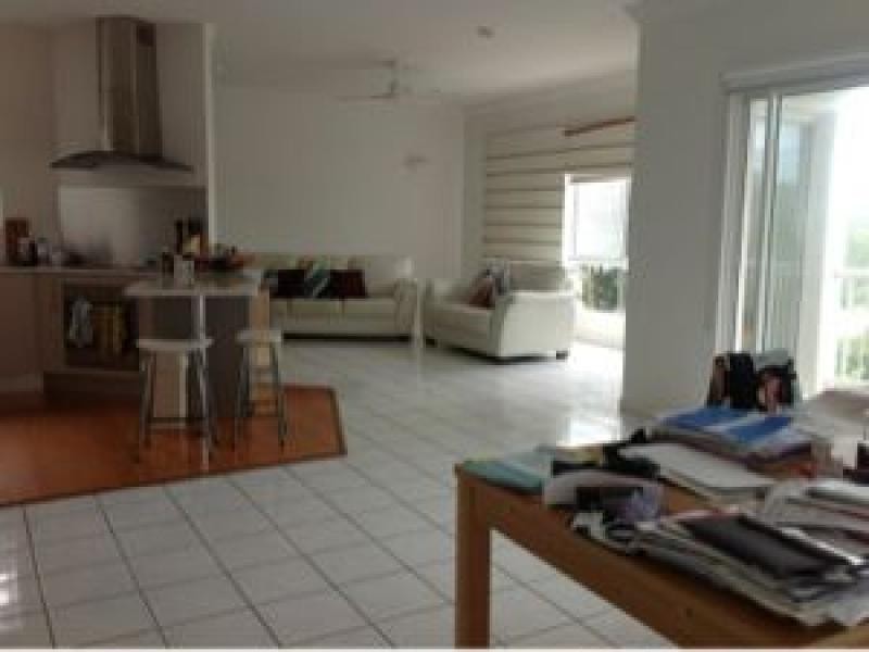 60 Southern Cross Parade, Sunrise Beach QLD 4567