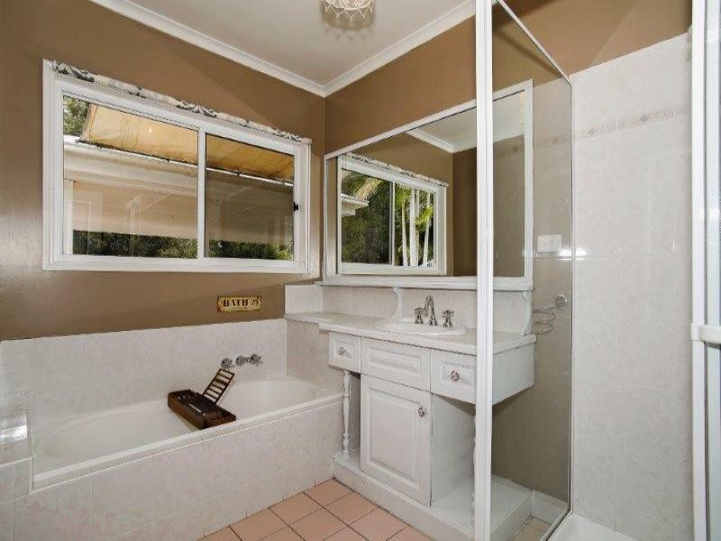 60 Patterson Drive, Tinbeerwah QLD 4563