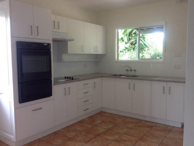 1/4 Hygieta Street, Noosaville QLD 4566