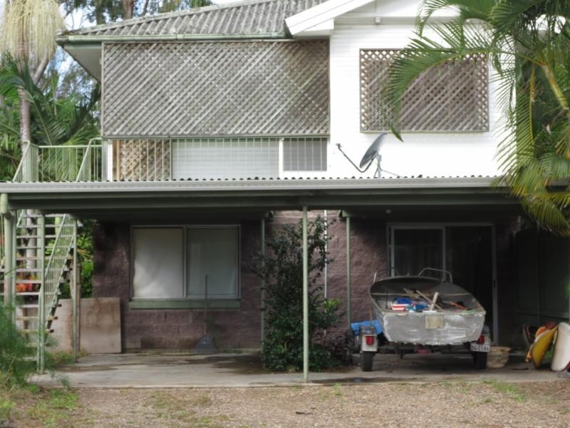 1/4 Hygieta Street, Noosaville QLD 4566