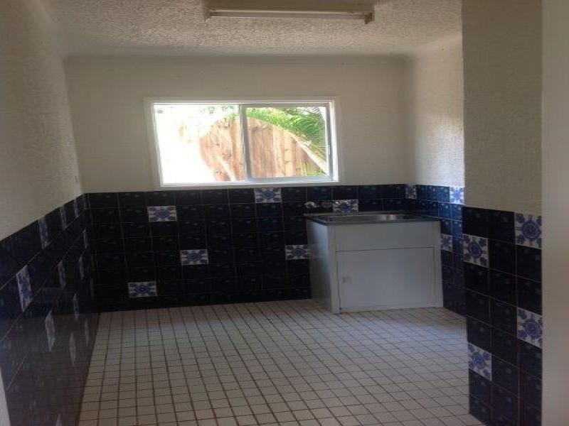 1/4 Hygieta Street, Noosaville QLD 4566