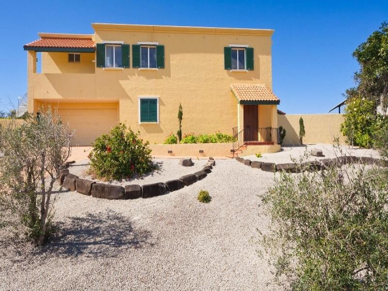 40 Wavecrest Drive, Castaways Beach QLD 4567