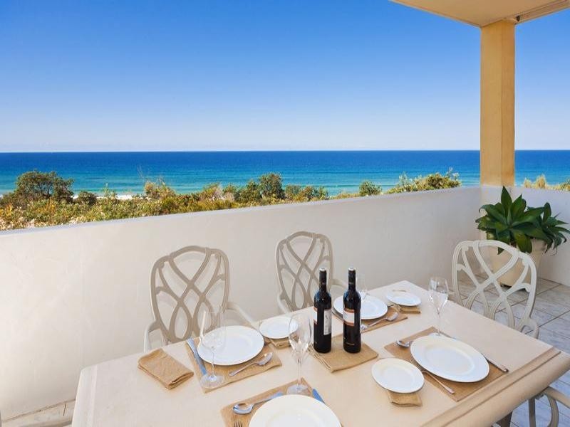 40 Wavecrest Drive, Castaways Beach QLD 4567